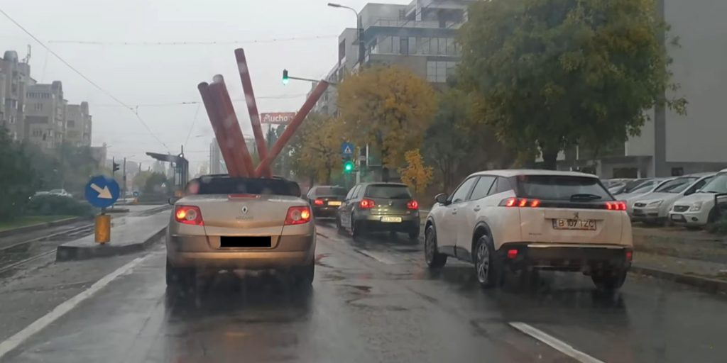 Videoclipul postat pe YouTube a strâns, în câteva ore, peste 5.000 de vizualizări.