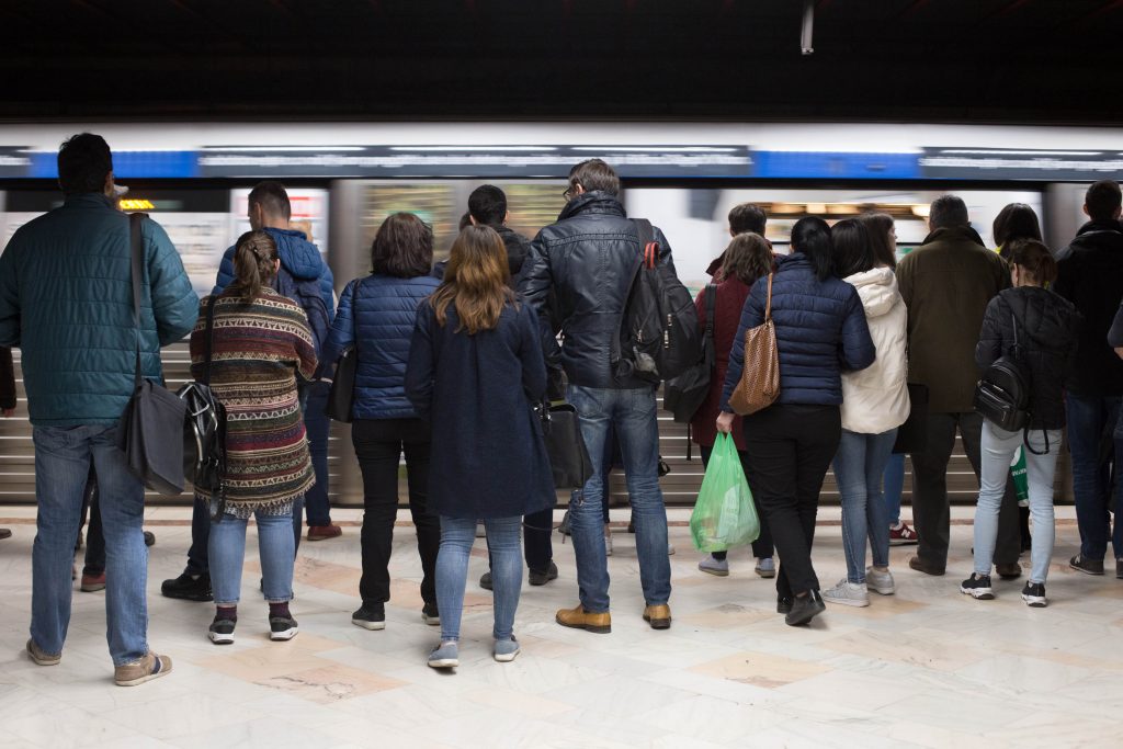 Cum se modifică circulația metroului pentru evitarea aglomerării. Anunțul Metrorex