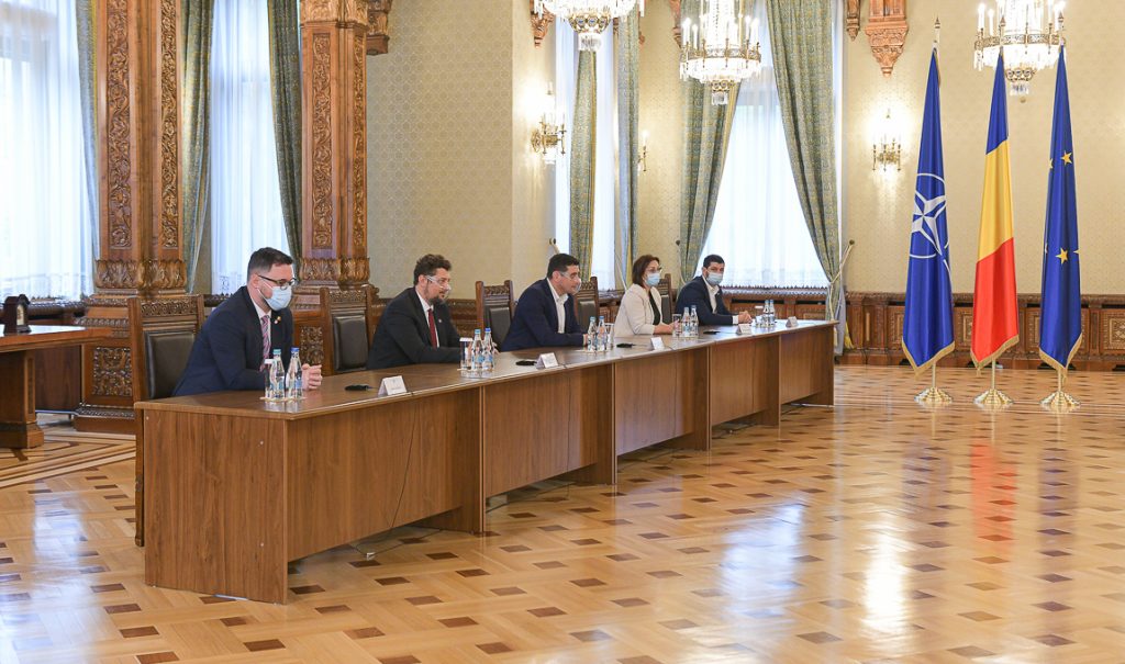 partidul aur la negocieri cu klaus iohannis