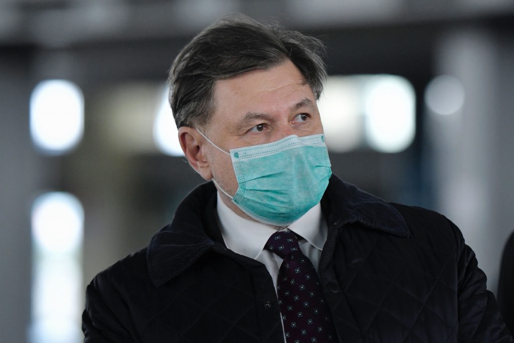 Alexandru Rafila, a explicat luni că expertul OMS va rămâne în ţara noastră