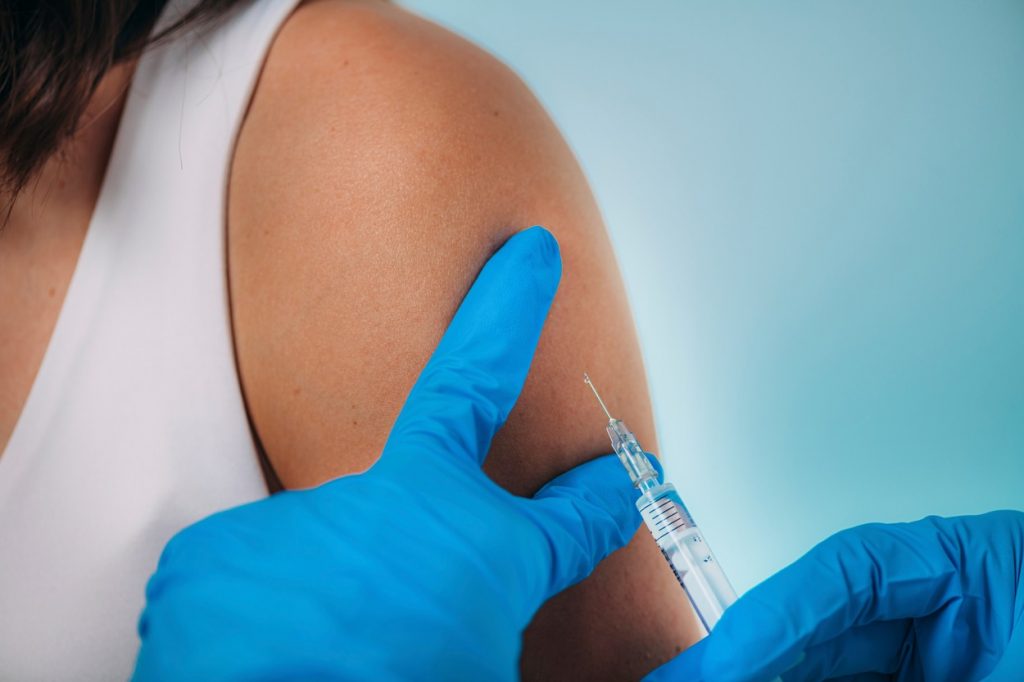 Bilanțul vaccinării. Aproape 50.000 de români, vaccinați în ultimele 24 de ore. Câte reacții adverse au apărut