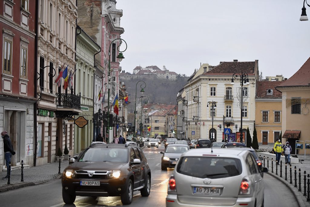 Aglomeraţie pe Valea Prahovei, spre staţiunile montane. Trafic intens în Breaza, Comarnic și Bușteni