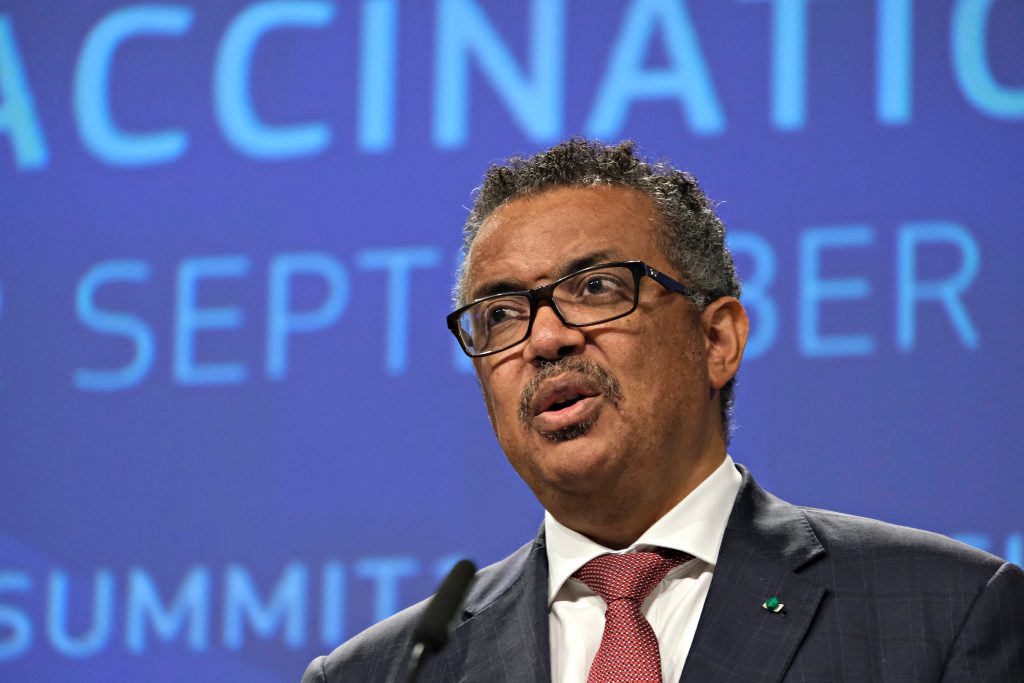 Șeful OMS critică țările bogate care administrează doze booster: „E scandalos. În țările sărace, încă e așteptată prima doză”
