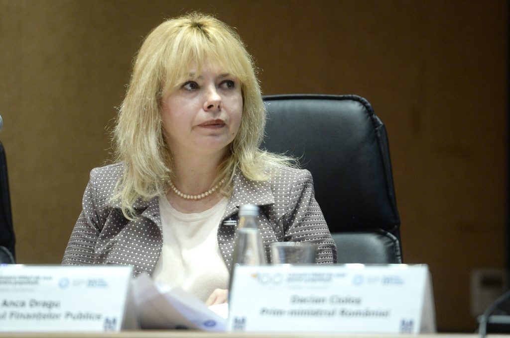 Anca Dragu, susținută de coaliția PNL, USR PLUS și UDMR, a fost aleasă președintele Senatului. Este prima femeie în această funcție