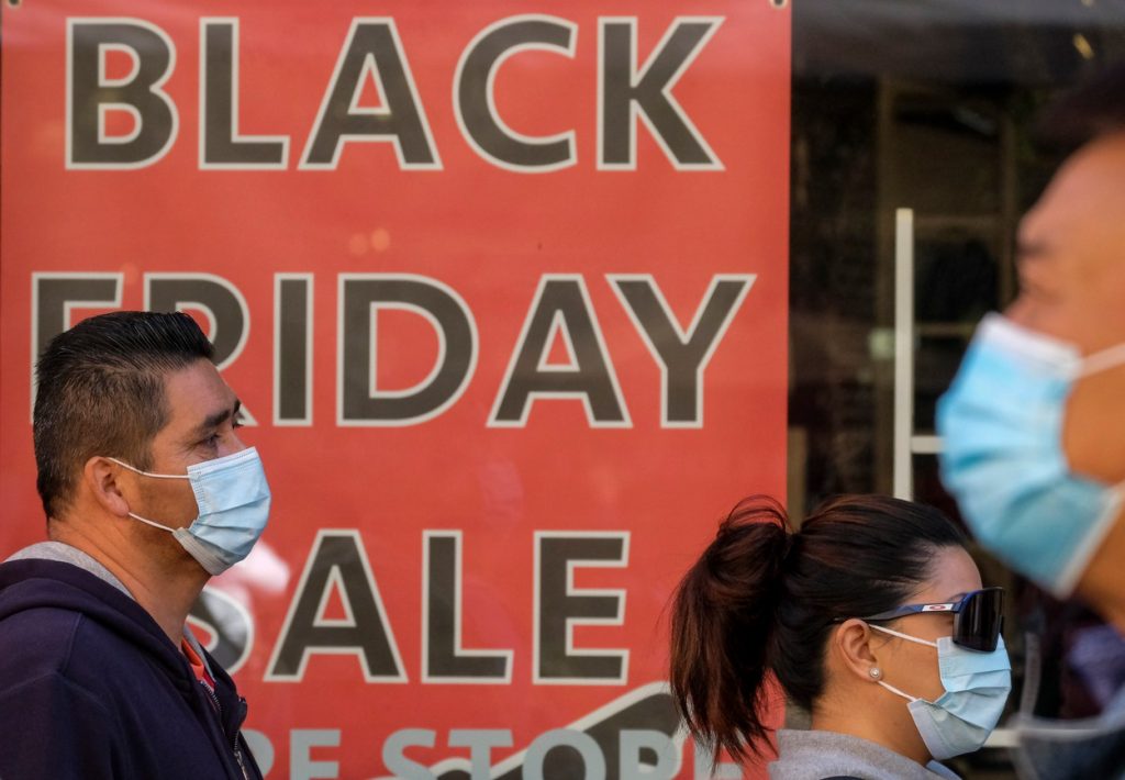 Câți bani au cheltuit americanii de Black Friday în comparație cu noi. Cele mai cumpărate produse