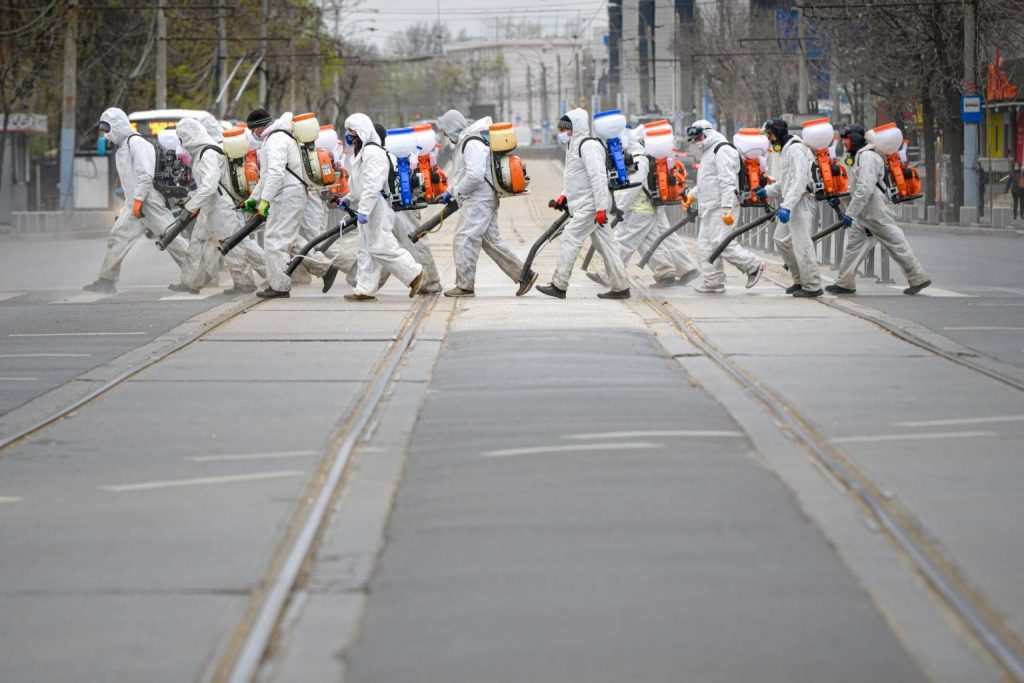 Sunt mai multe cazuri de infectare în orașele cu rata de vaccinare mai mare. Explicația epidemiologului Marius Gilbert