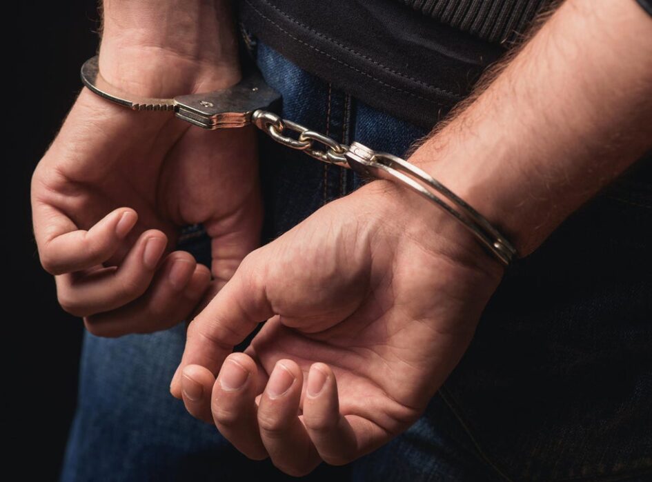 În urma cercetărilor, bărbatul a racolat un minor de 15 ani pe rețelele de socializare.
