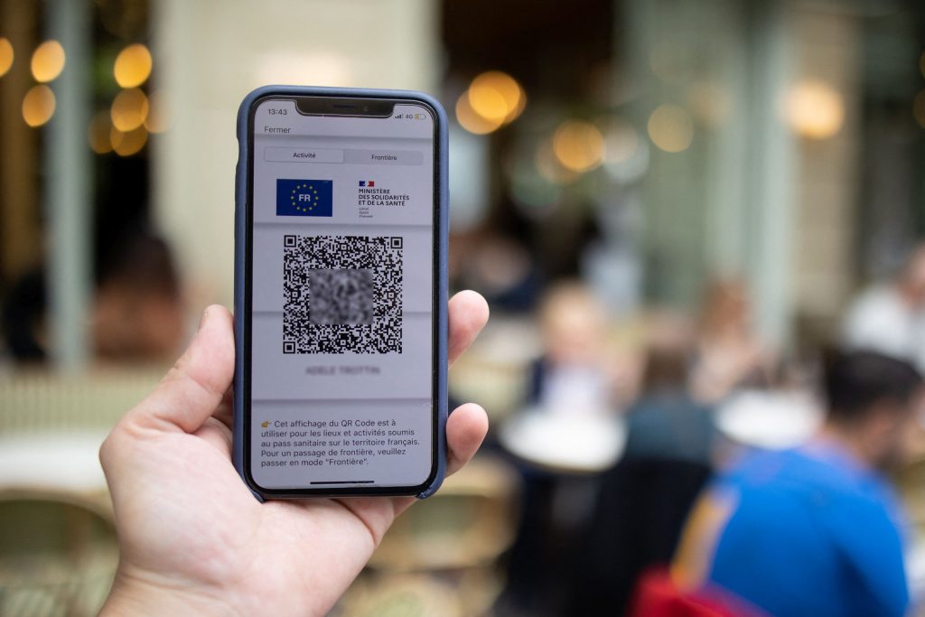 Prima ţară din lume care organizează referendum pentru certificatul COVID-19