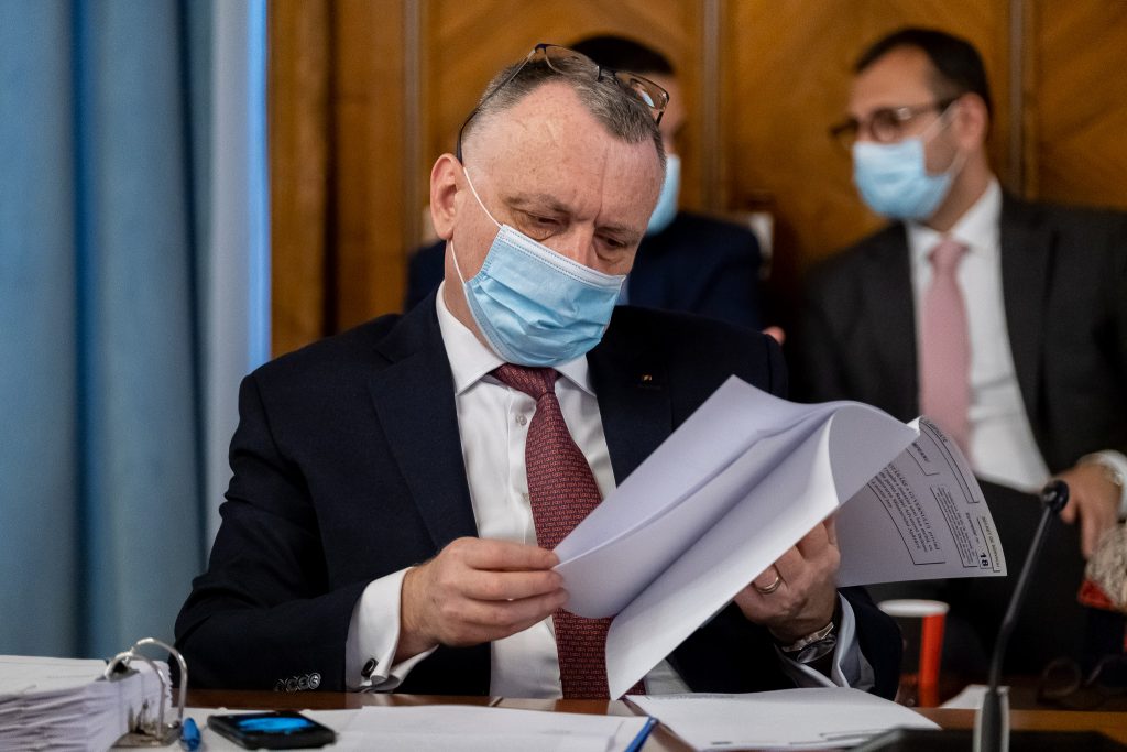Sorin Cîmpeanu: Școala va începe în 8 noiembrie. Testele de salivă vor ajunge în școli săptămâna viitoare. Elevii vor da mai puține teste