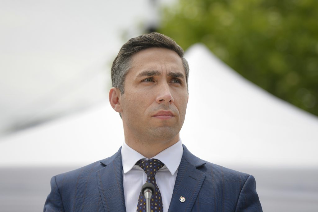 Valeriu Gheorghiță în cadrul unei conferințe de presă.
