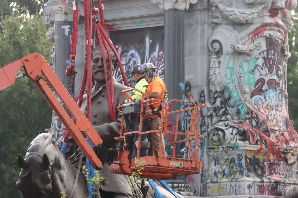 Capsulă a timpului, găsită în statuia generalului Robert E. Lee din SUA
