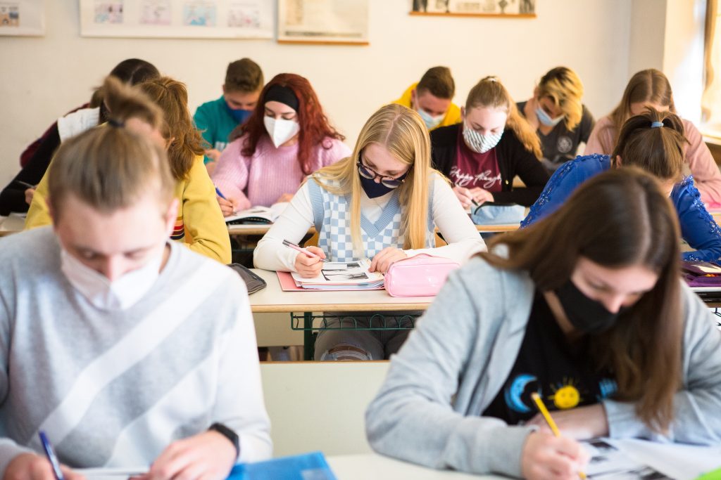 La Liceul Spark din Cluj, elevii aleg ce materii vor să studieze.