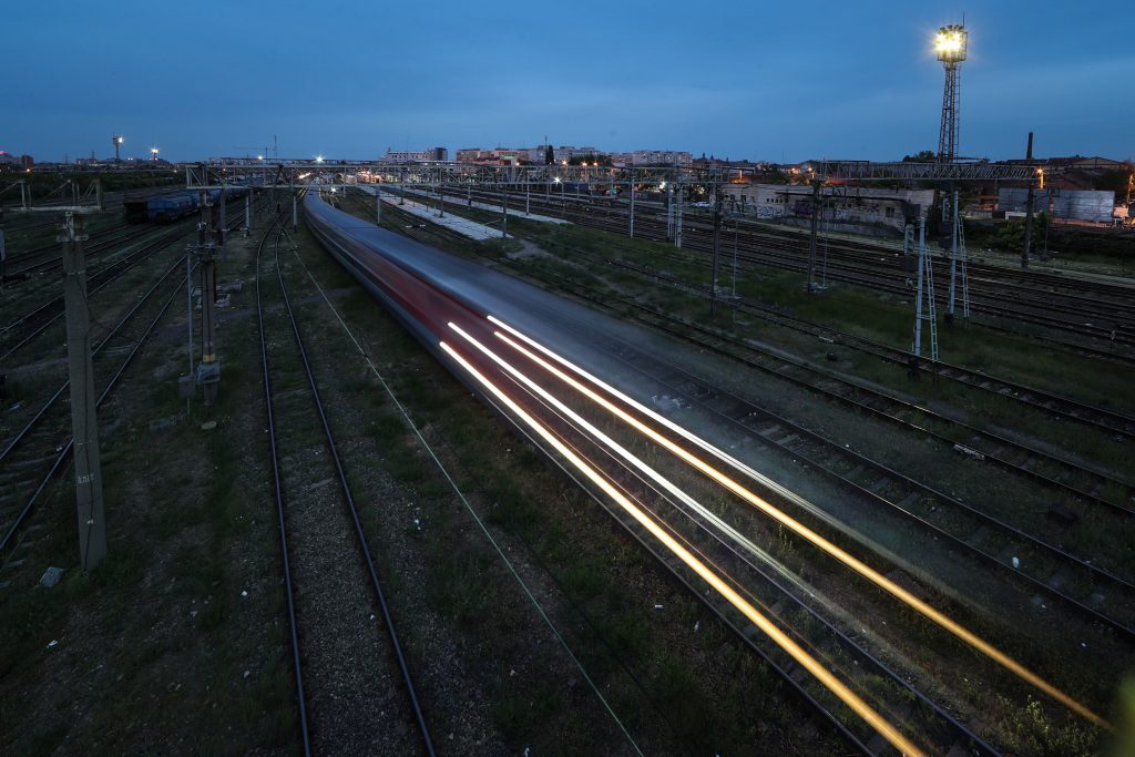 UE vrea ca România să termine căile ferate de mare viteză și să circule cu 160 km/h până în 2024