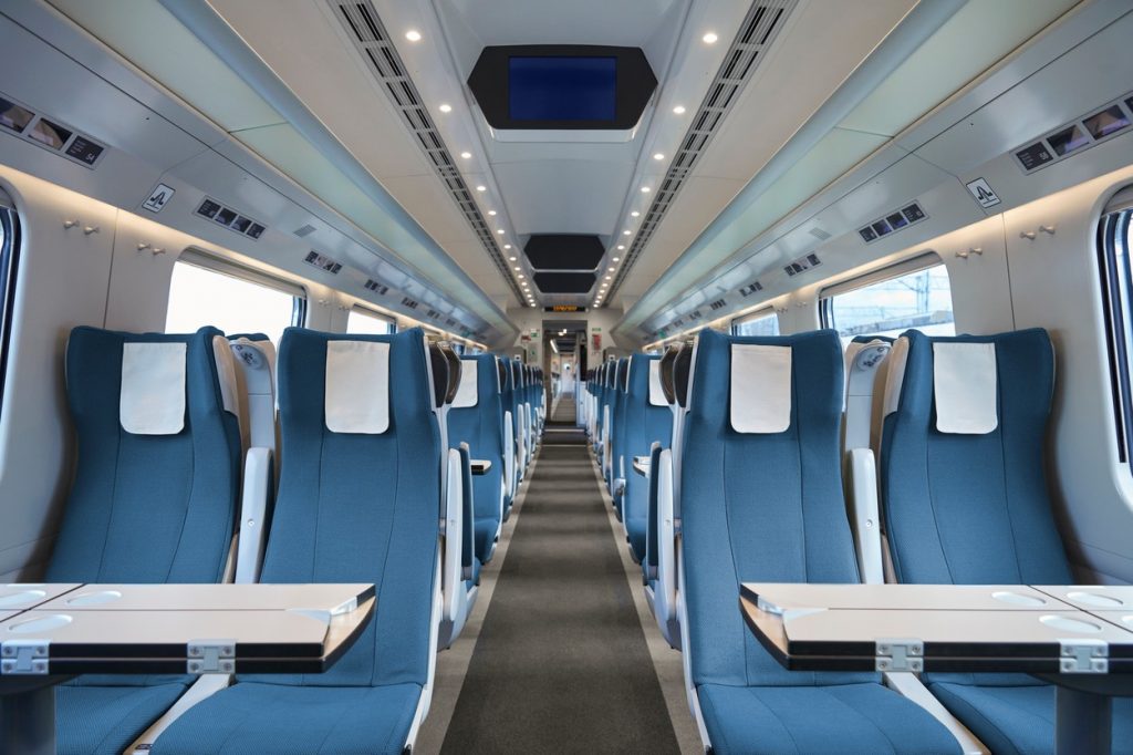 Călător blocat în tren la Buzău: „Sper să ajung în București până de Crăciun”