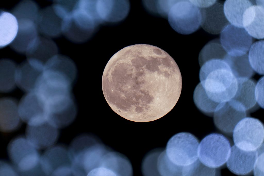 Amazon plănuiește să o trimită pe Alexa pe Lună