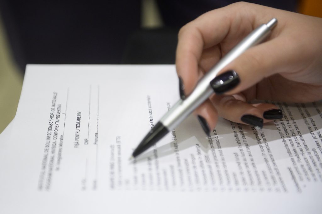 DOCUMENT. Ministerul Sănătății a publicat formularul prin care părinții își pot da consimțământul pentru testarea elevilor