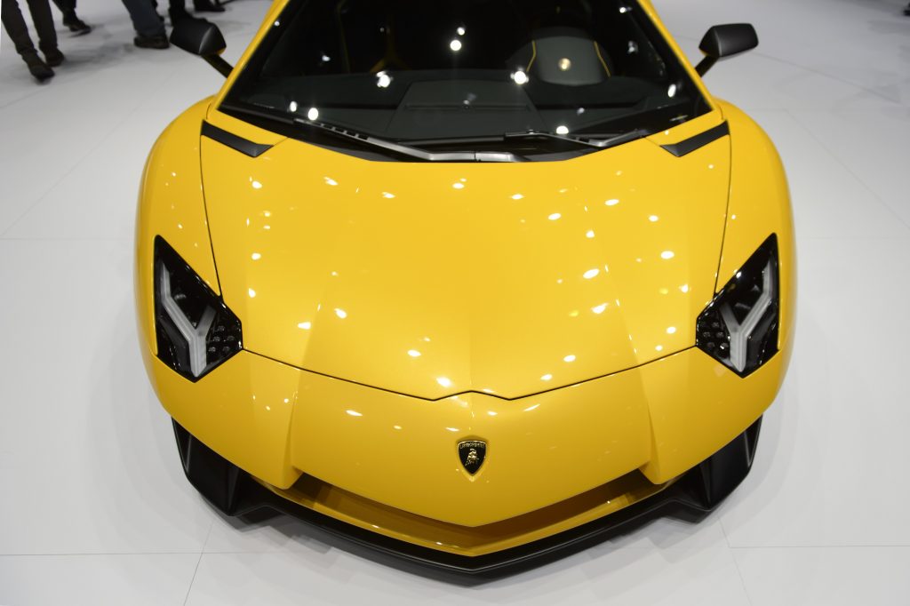 Cât cere statul român pe un Lamborghini Aventador