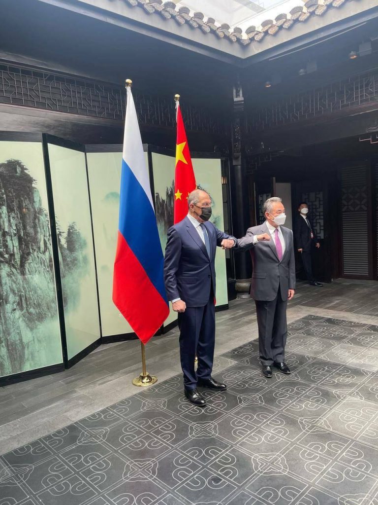 Miniștrii de externe rus și chinez se întâlnesc în China pentru discuții