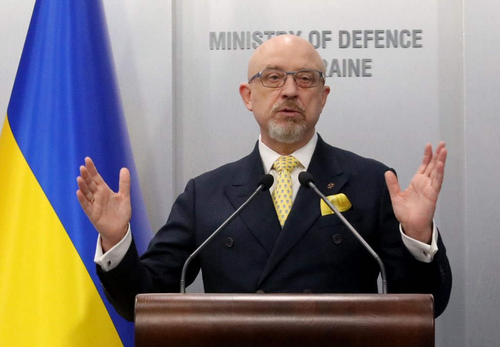 Oficialii de la Kiev: Rușii au violat o femeie de față cu fiul său