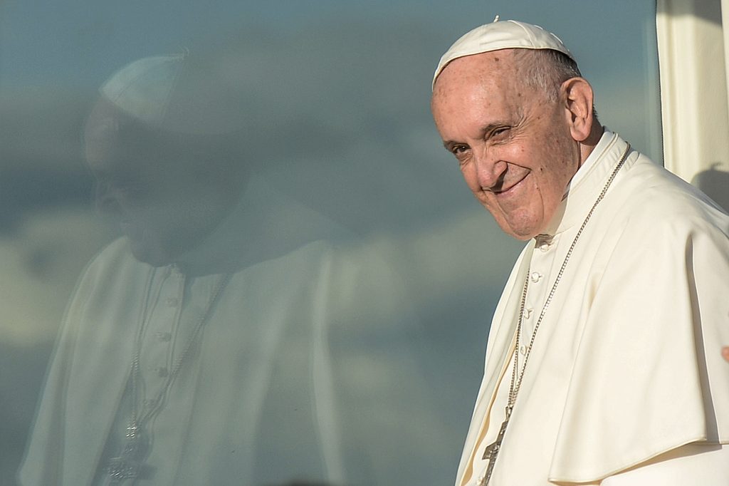 Papa a extins oficial rolul femeilor în Biserica Româno-Catolică. Ce roluri pot avea în instituție