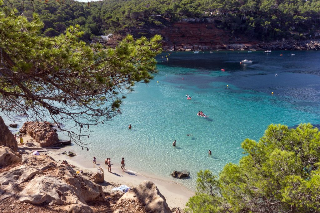 plaja Cala Salada din ibiza, spania.