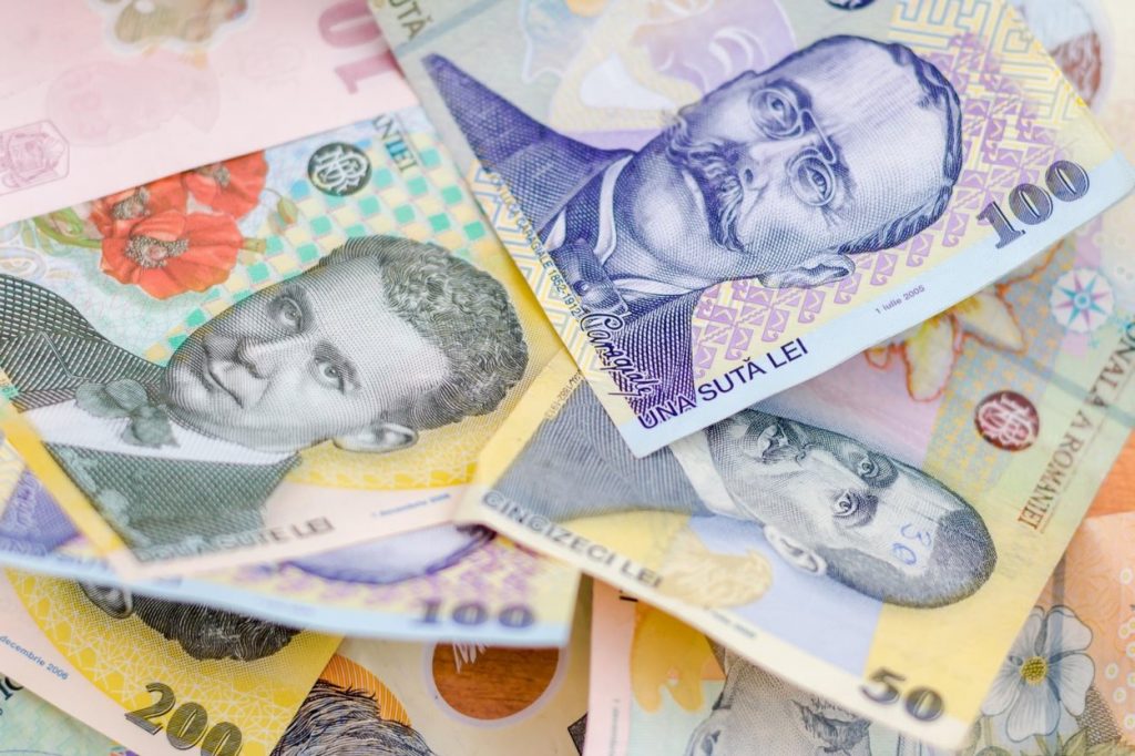 Orban și Cîțu amână taxele celor din HoReCa, fără penalități. Până când trebuie să plătești
