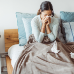 De ce este mai ușor să răcești, să te îmbolnăvești de gripă sau de COVID în timpul iernii