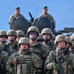 România riscă să piardă 17 miliarde de euro din cauza întârzierilor la semnarea contractelor SAFE