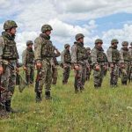 MApN cheamă mii de rezerviști la pregătire. Florin Jipa: „O mare pierdere de timp. Oamenii ăștia vor merge la război cu o pregătire zero pentru a supraviețui pe front, care arată foarte diferit față de acum 40 de ani”. Ce exerciții a propus Ministerul Apărării Naționale