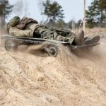 MApN vrea să doteze Armata Română cu „UGV-uri”, vehicule terestre performante intens utilizate în Ucraina. Ce companii au făcut oferte României