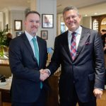 SUA şi Uniunea Europeană îşi reafirmă angajamentul faţă de acordul comercial, în ciuda noilor dispute privind tarifele