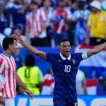 Mbappé îi răspunde senatoarei din Paraguay care a spus că este un „camerunez colonizat, care încearcă cu disperare să se dea drept francez” și o „brută” care nu a învățat să scrie