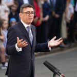 Noul premier britanic Andy Burnham a anunțat eliminarea TVA-ului aplicat facturilor la electricitate din luna octombrie