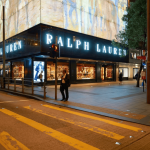 Ralph Lauren câștigă fanii din China prin vânzarea „Visului American”