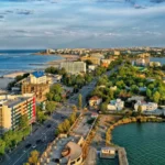 Mamaia inaugurează două noi puncte „instagramabile” pentru turiști, în timp ce Vila Regală și Centrul Vechi al Constanței continuă să se degradeze