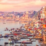 Te regăsești tocmai în locurile în care te rătăcești. Lonely Planet recomandă orașe precum Tokyo, Veneția, Varanasi, Hong Kong și Napoli pentru călătorii fără un itinerar rigid