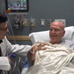 Tratament revoluționar în lupta cu Parkinsonul: Tremorul sever al unui pacient de 72 ani a dispărut în câteva minute după o procedură cu ultrasunete