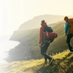 Cu cine îți petreci timpul la 20, 40 sau 70 de ani? Datele arată cum se schimbă cercul social pe măsură ce înaintezi în vârstă