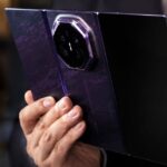 Lovitură pentru Apple. Huawei și Xiaomi lansează telefoane pliabile premium, chiar înainte de marea lansare a noului iPhone