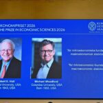 Robert Hall și Michael Woodford au câștigat Premiul Nobel pentru Economie 2026. Cercetările lor ajută guvernele să gestioneze inflația și crizele economice